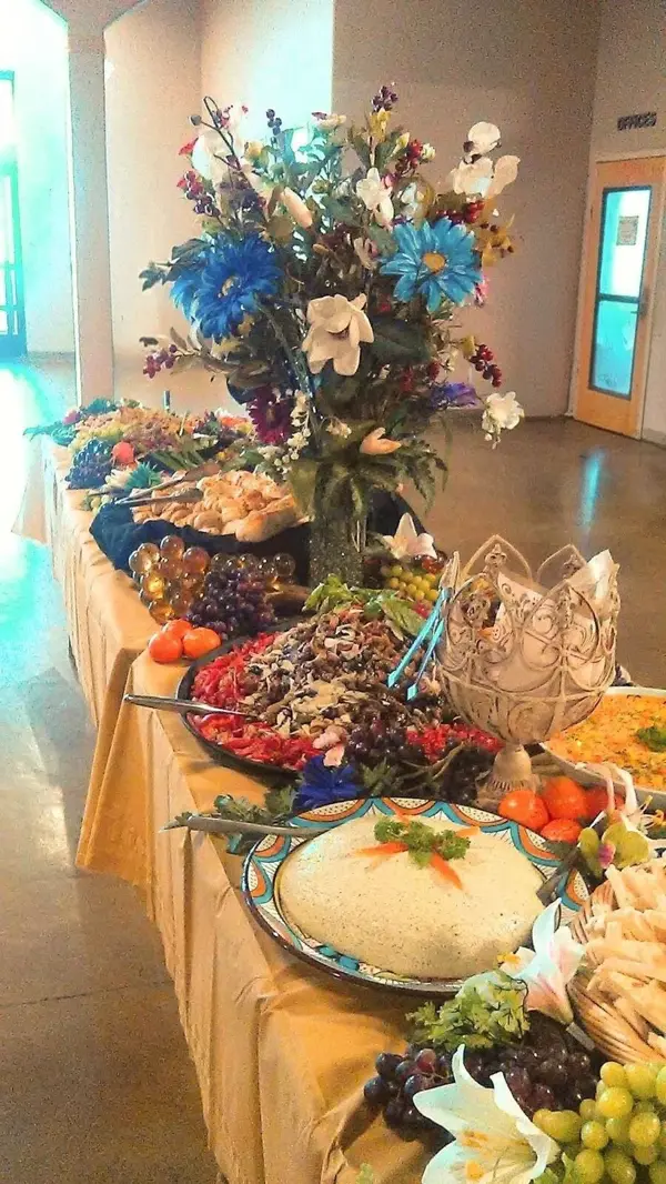 platter-with-flowers